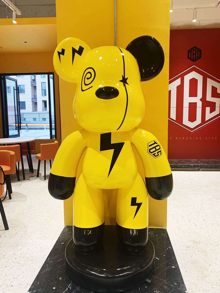 网红暴力熊模型商场美陈装饰室内大型卡通公仔户外