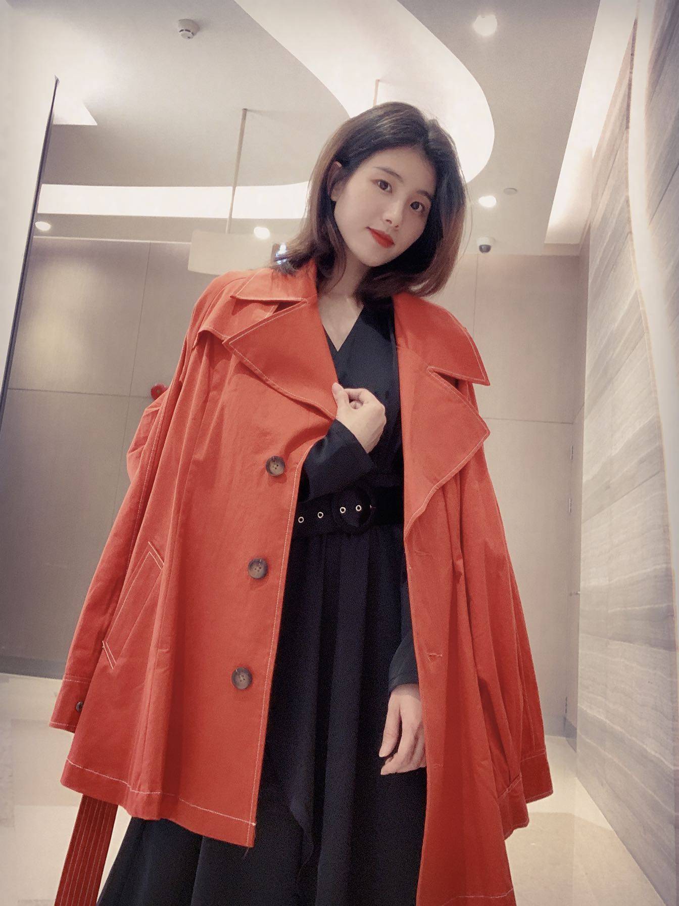 2020桔红色秋装压褶灯笼系带小个子休闲休闲风风衣风衣