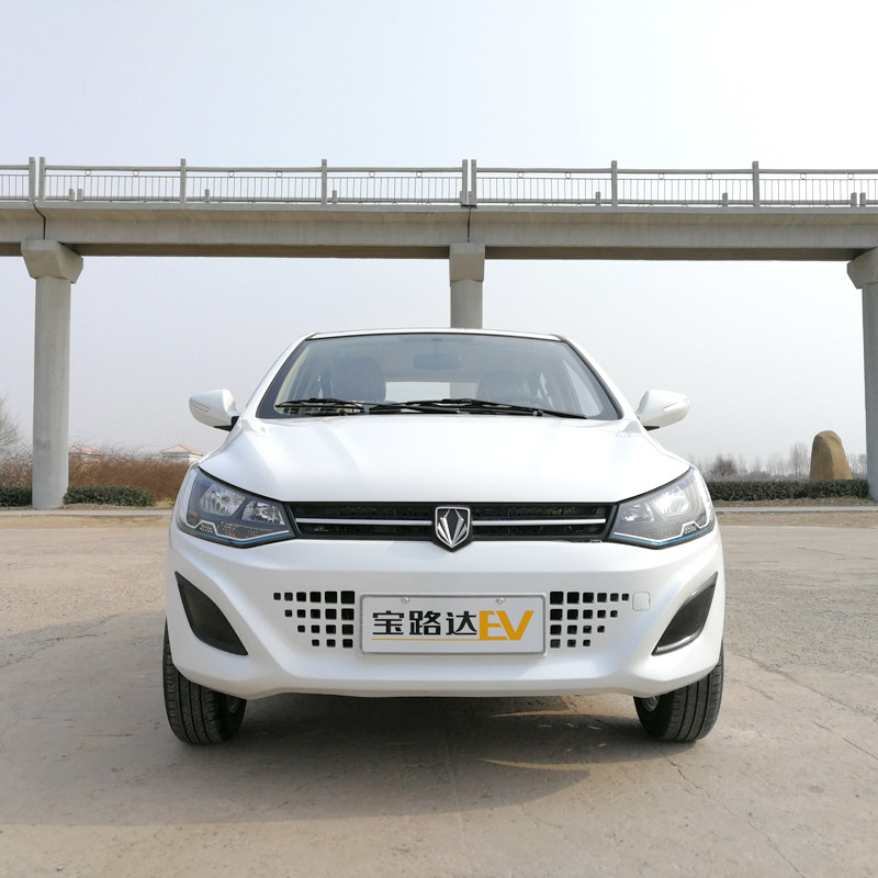 新款宝路达电动汽车成人新能源油电两用三厢加长四轮电瓶轿车ds8