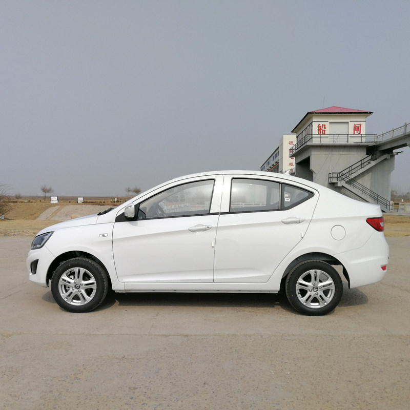 新款宝路达电动汽车成人新能源油电两用三厢加长四轮电瓶轿车ds8