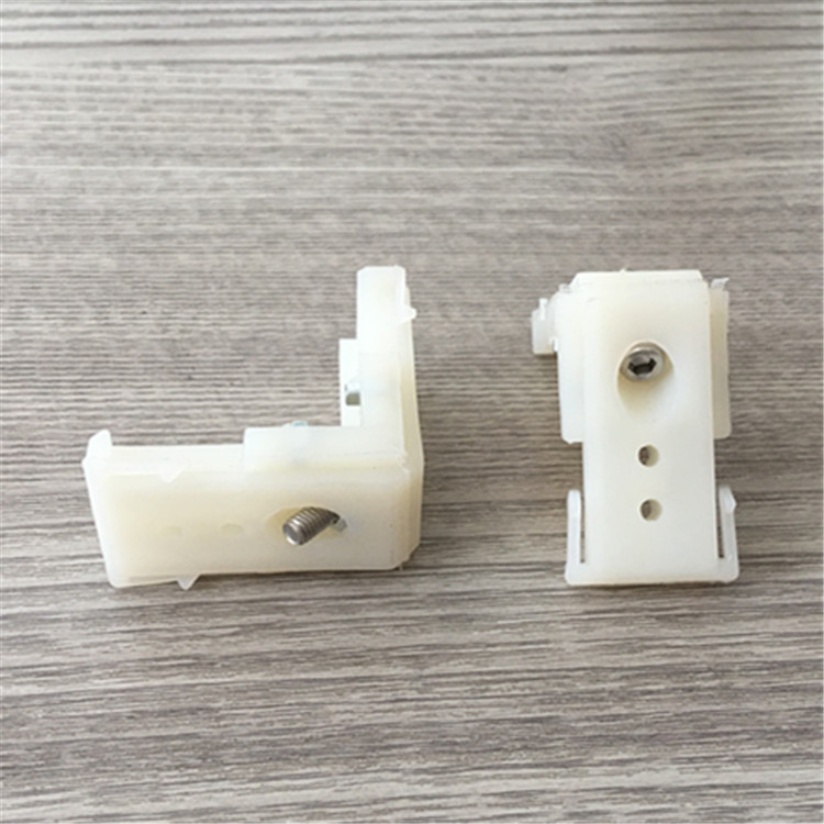 70尼龙角码 断桥77推拉窗内扇白色尼龙组角角码 90度活动尼龙角码