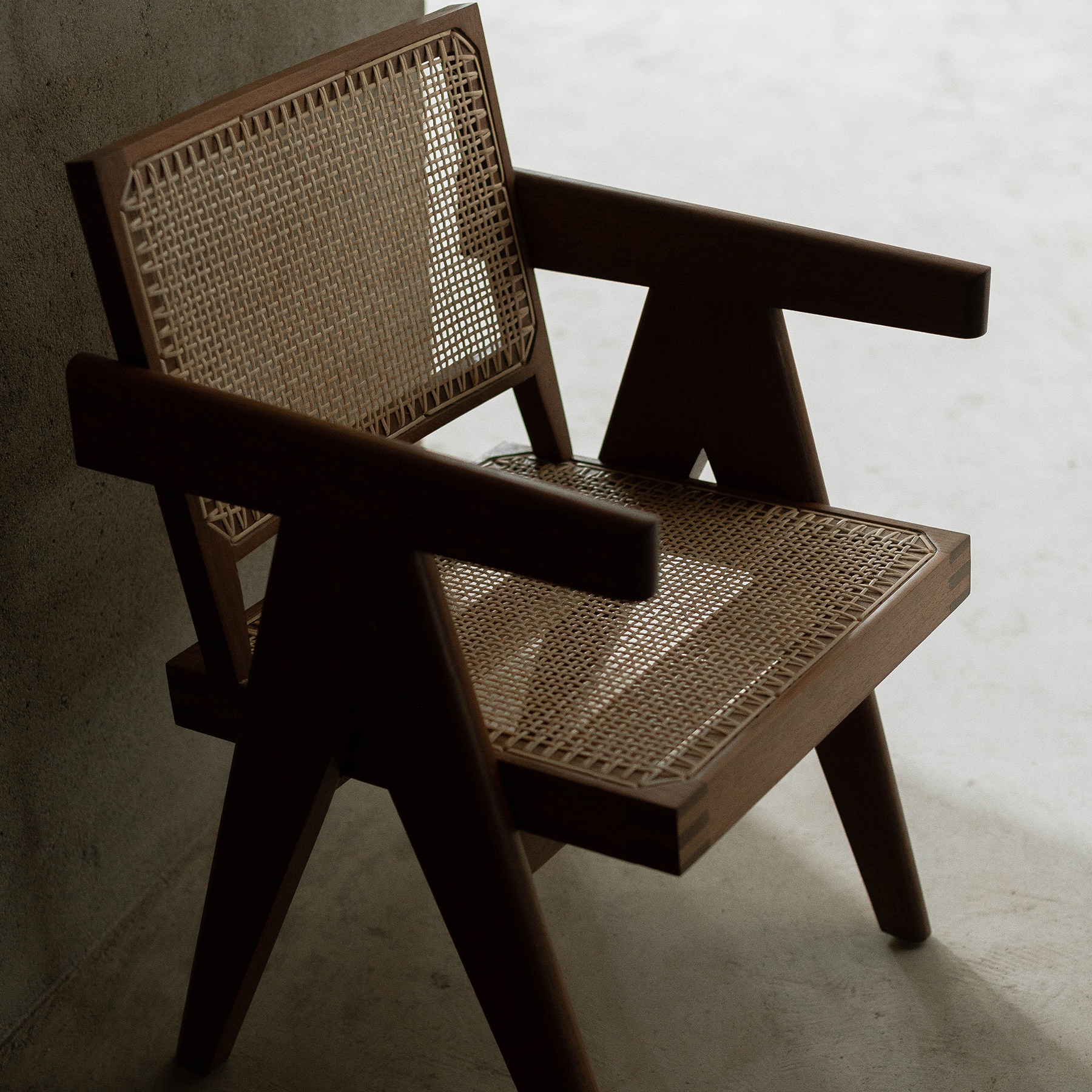 昌迪加尔实木藤编藤椅北欧复古做旧中古家具餐椅