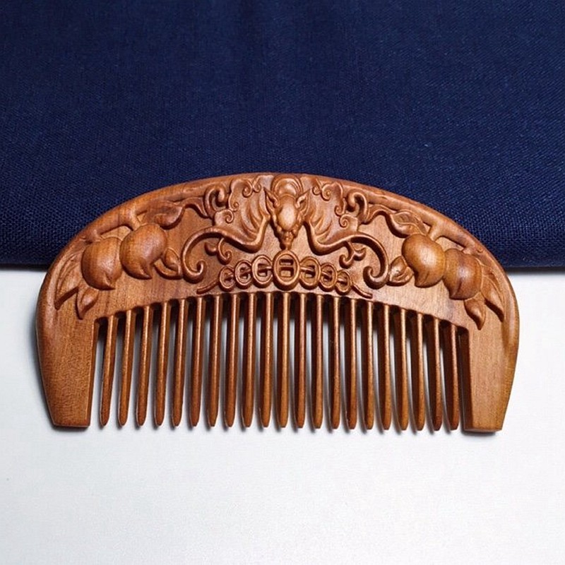 印度老山檀香眼前半月形实木雕刻工艺梳子木美木雕