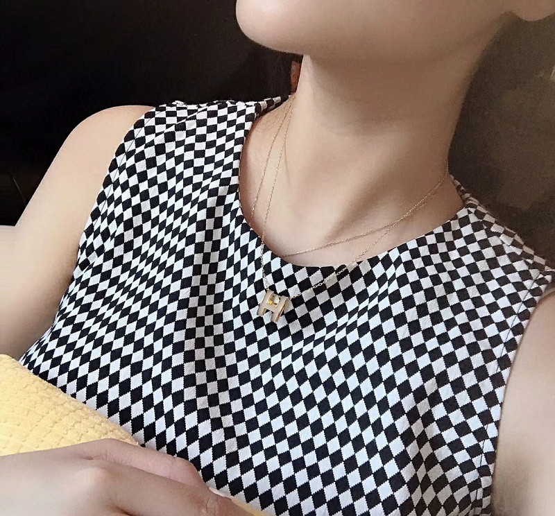 珍珠灰h项链奶茶灰字母锁骨链网红同款纯银电镀18k金不褪色防过敏