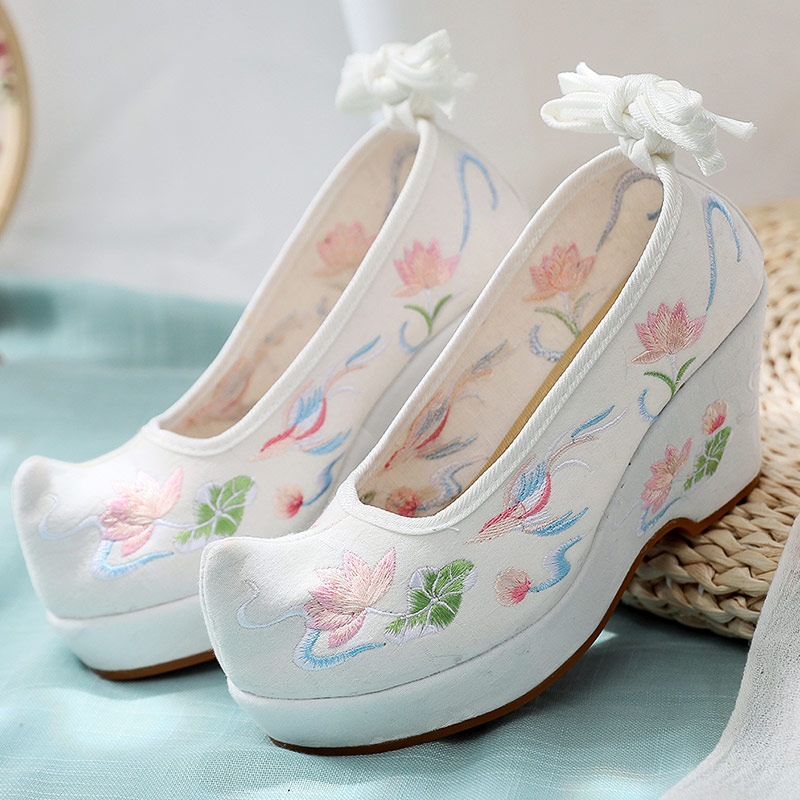 高跟汉服女鞋坡跟古装鞋子原创古风民族风绣花布鞋