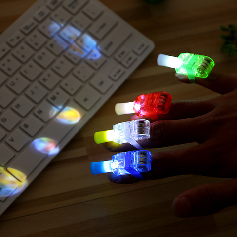 鱼泡泡文具礼品批发:卡通手指投影灯戒指灯 led摆地摊热卖货源发光