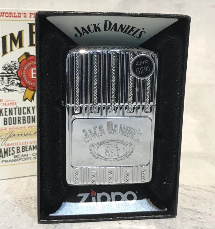 年美国原装zippo打火机28144盔甲杰克丹尼酒标刻字绝版zippo