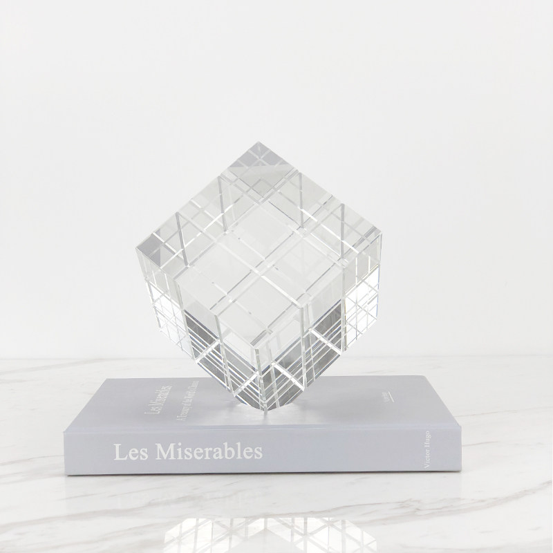 现代简约透明烟灰灰色正方形水晶魔方摆件样板房售楼处摆件