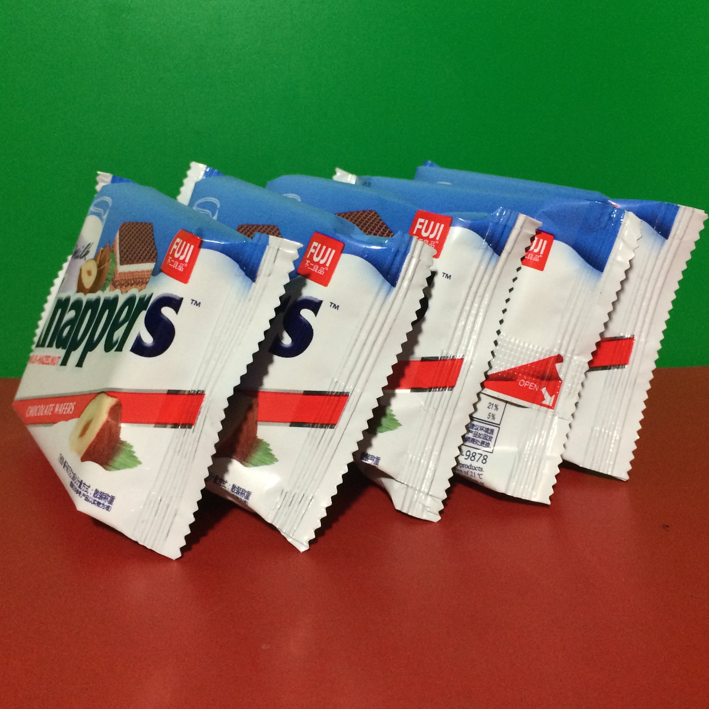 不二良品onleolas巧倍滋榛子椰子抹茶味巧克力威化22克新日期