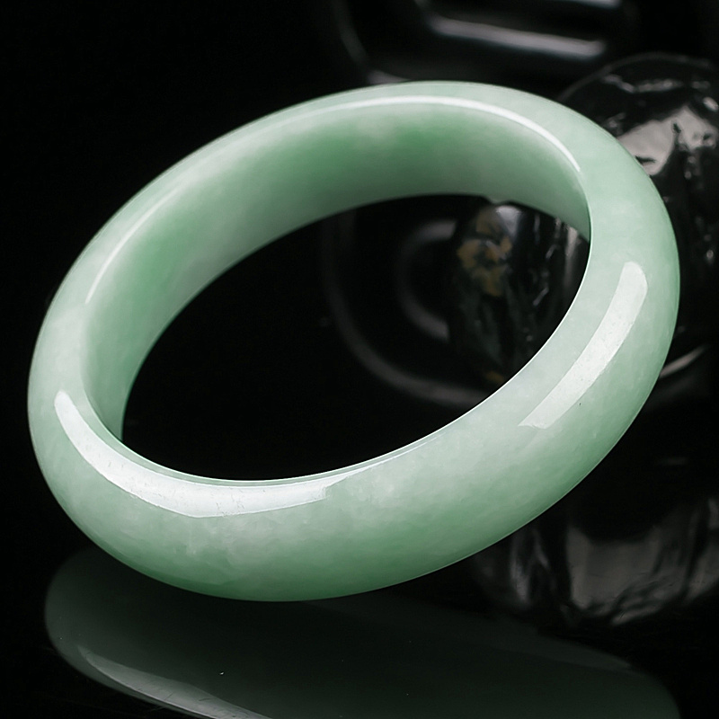 天然正品玉镯缅甸翡翠玉手镯 女款玉石浅绿玉镯子 特价包邮带证书