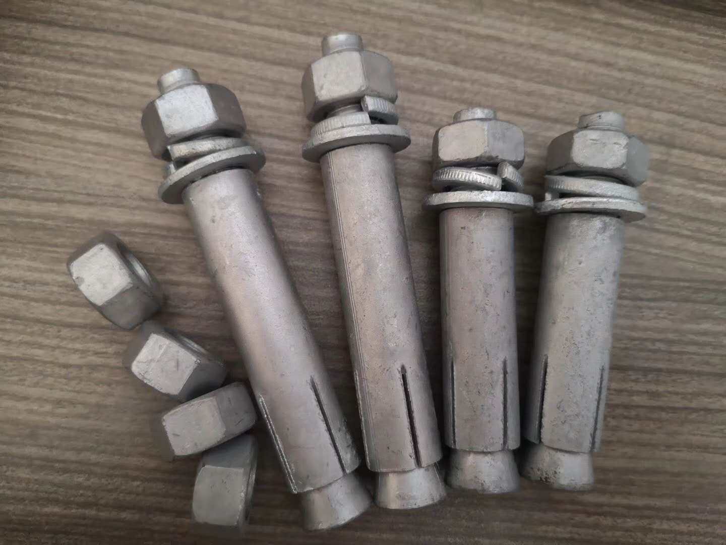 现货国标热镀锌螺栓热浸锌膨胀螺丝螺栓外膨m8m10m12m14m16n20