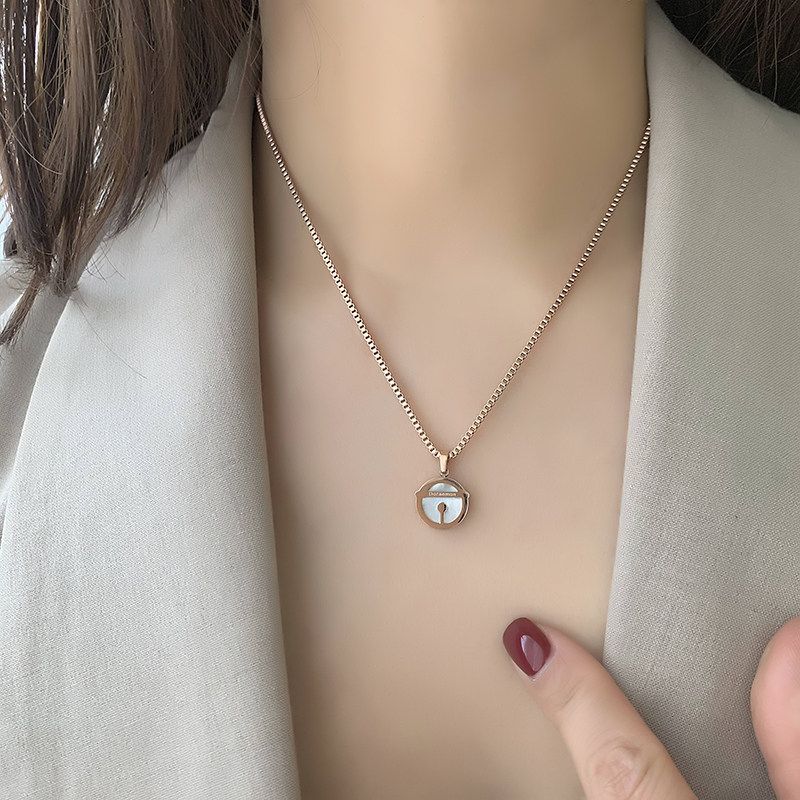 DROAEMON哆啦A梦机器猫小叮当贝母镀18K玫瑰金钛钢锁骨链项链女