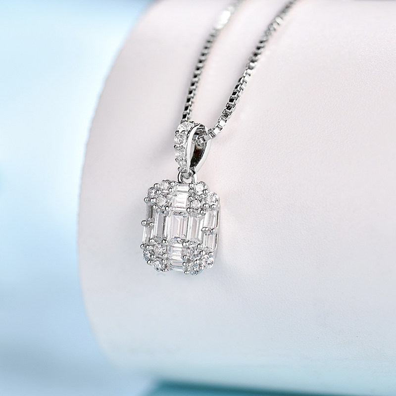 卓蝶超显效果两克拉克拉吊坠珠宝钻石仿真方群镶项坠