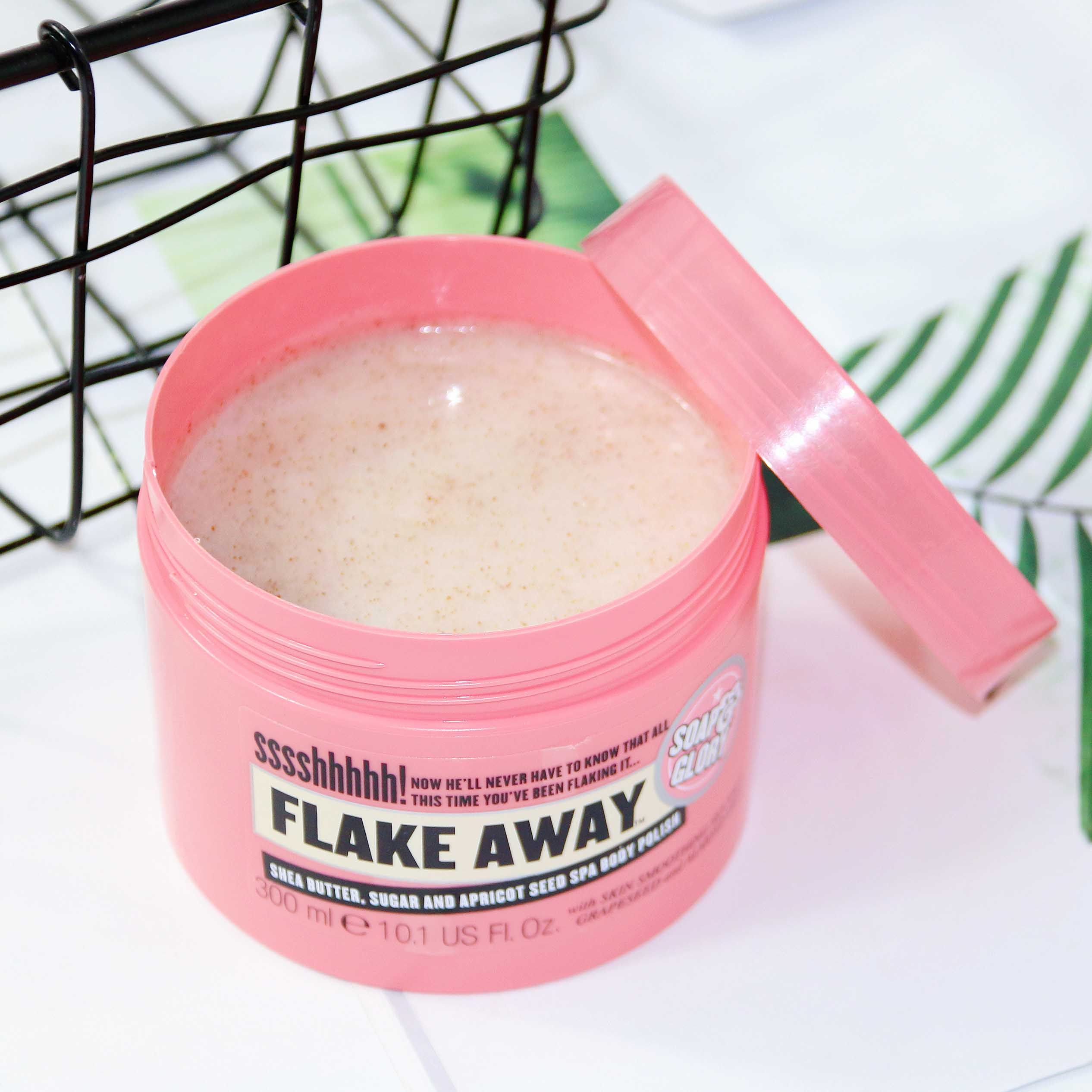 现货英国soap glory光亮蜜糖身体磨砂膏 flake away 300ml去鸡皮