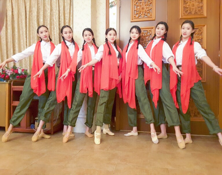 双人舞芳华同款军装舞蹈演出服知青下乡服装怀旧文革红卫兵服