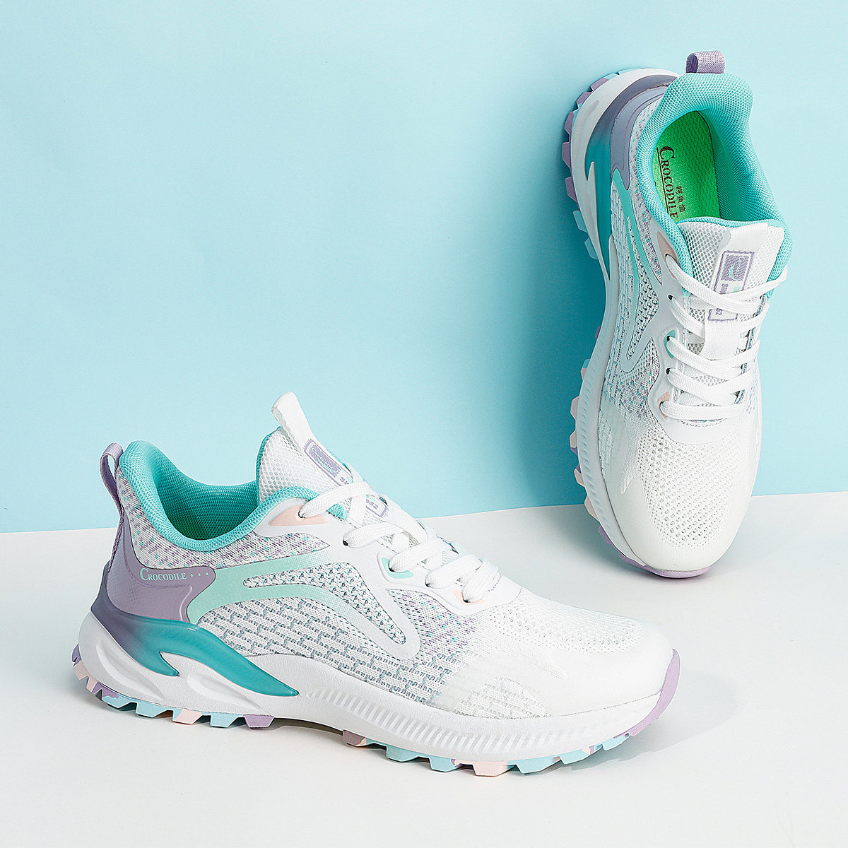 鳄鱼恤缓震回弹女鞋运动运动休闲休闲鞋2022秋季一体跑步鞋