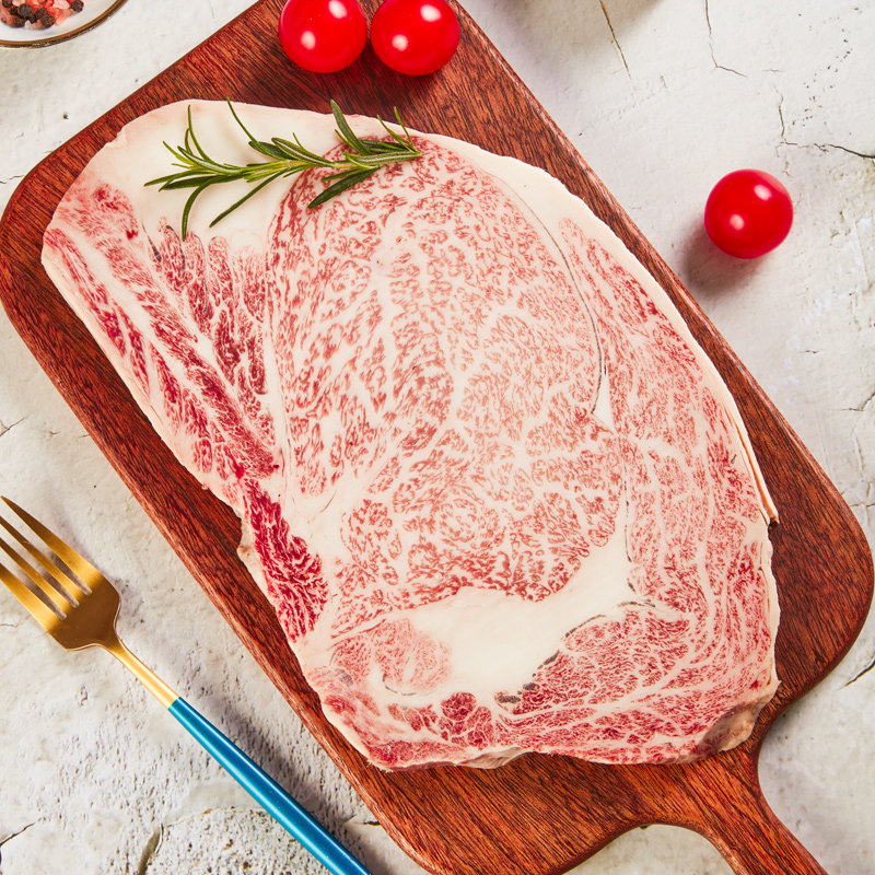 雪花牛排澳洲和牛m12级眼肉新鲜牛肉500g厚切原切黑椒牛排