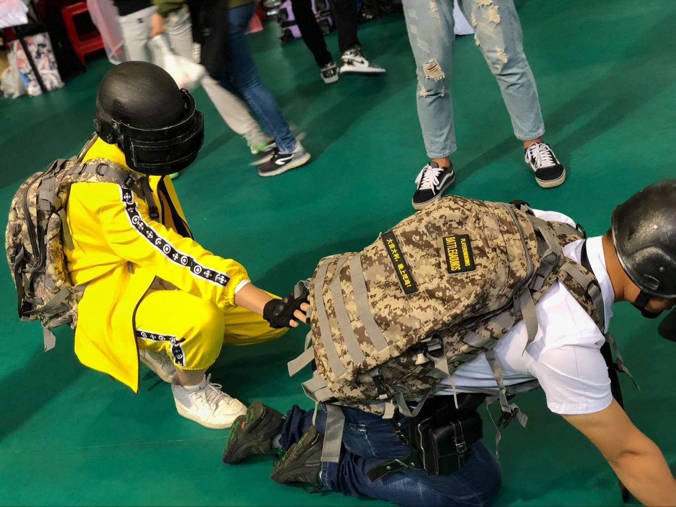 现货绝地求生吃鸡上衣裤子cos服男小黄衣美团服运动套装cos服包邮