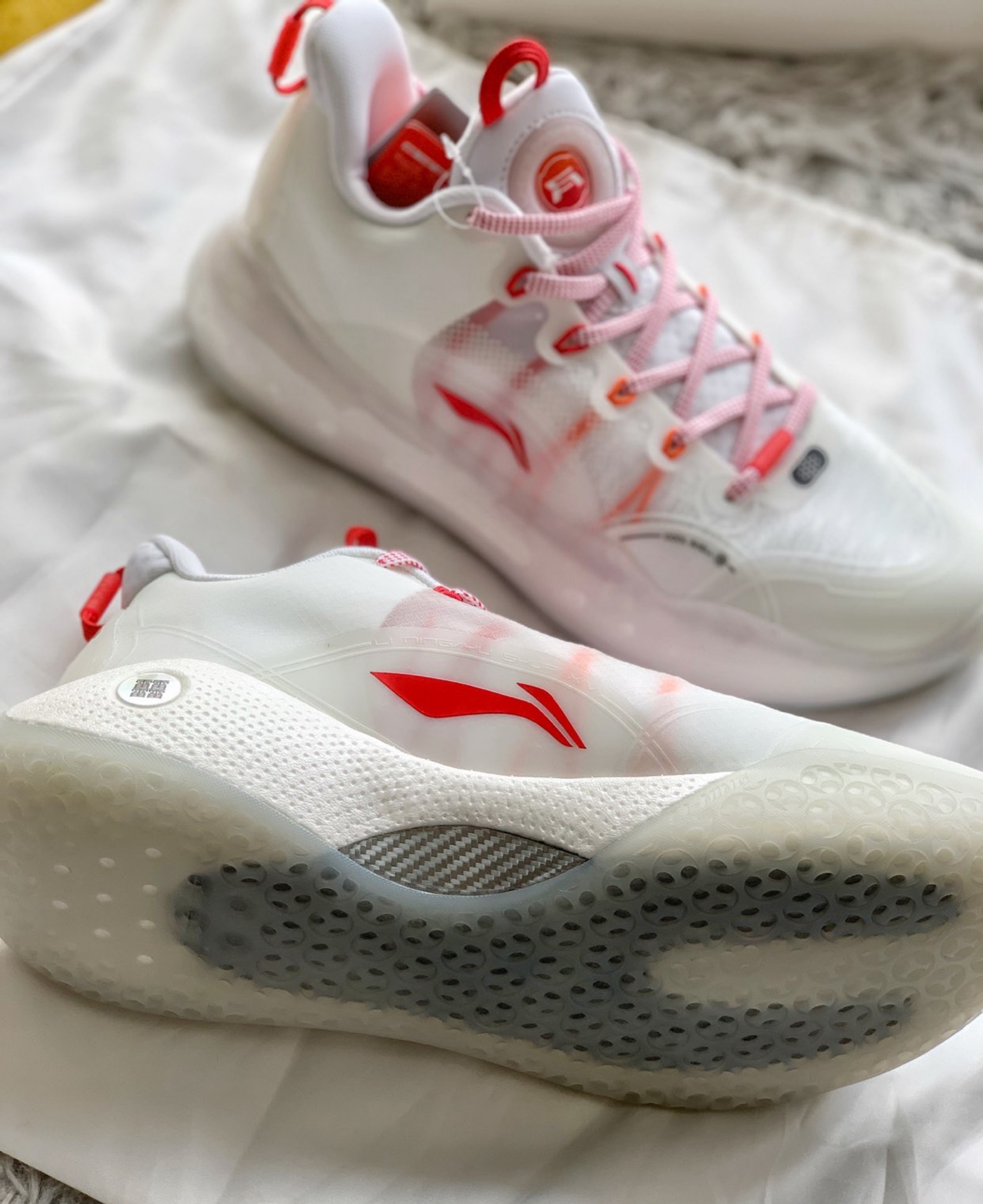 lining李宁驭帅1442low白红家园专业防滑缓震篮球鞋新款abar1235