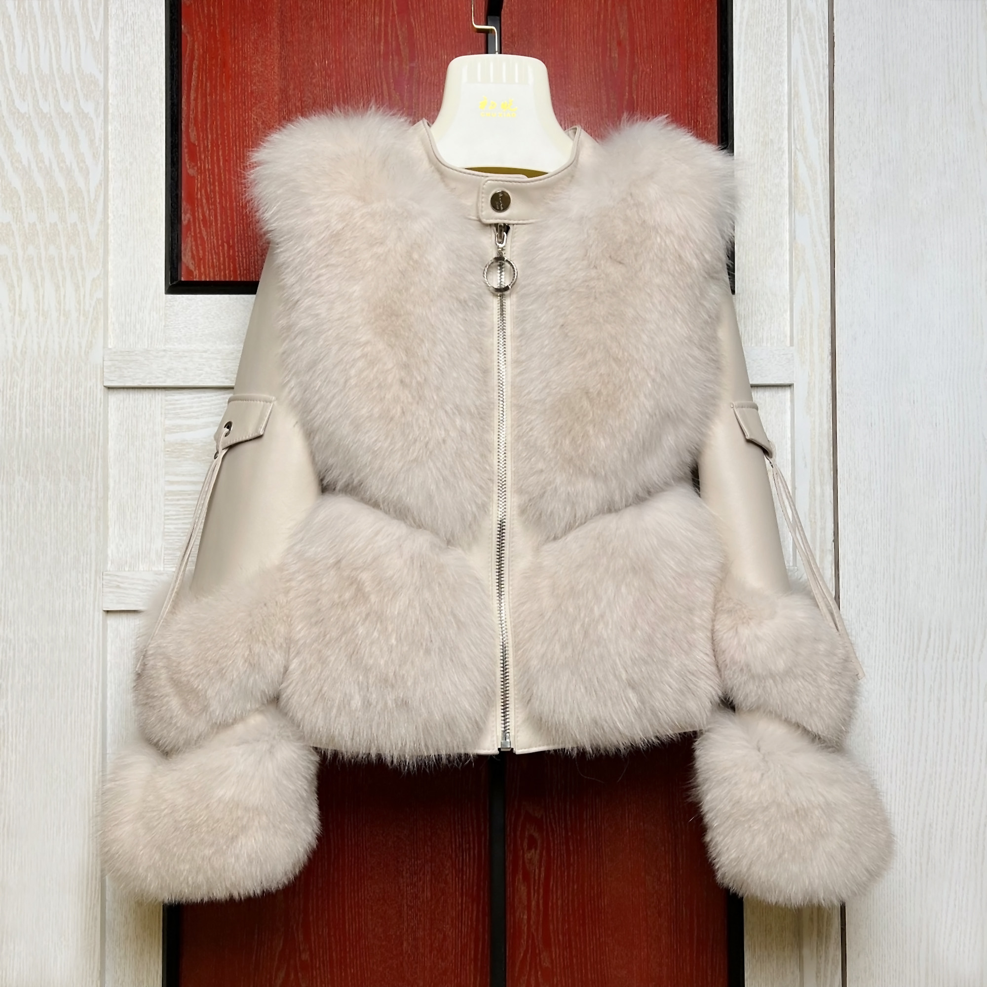 初晓2022年新款狐狸毛配皮外套保暖舒适洋气潮流皮草