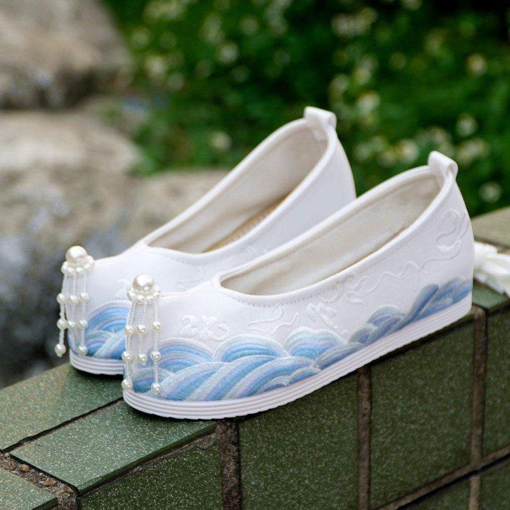 春季搭配古风汉服鞋子子女绣花增高古代古装布鞋