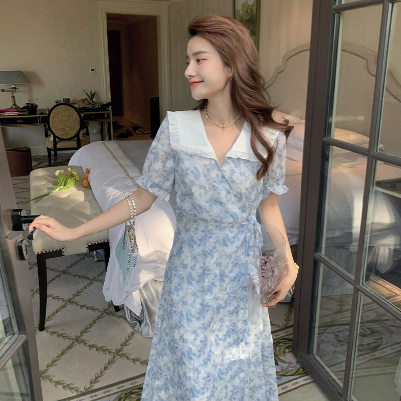 邓六六法式初恋甜美长裙子显瘦娃娃领碎花雪纺连衣裙夏高级感2022