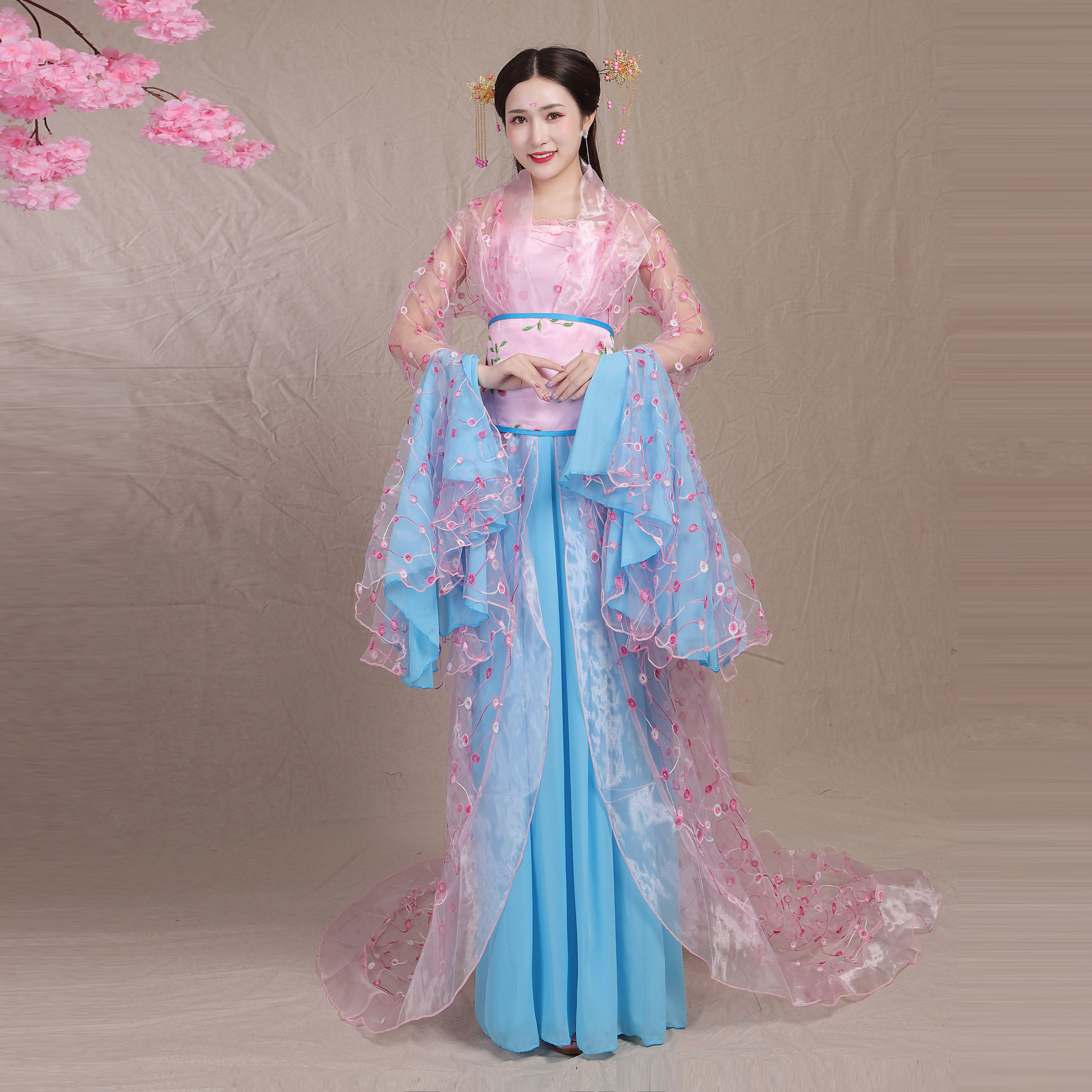 2020新款古装成人贵妃唐朝公主拖尾舞台大气民族服装