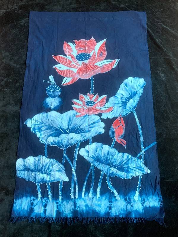 蜡染衣服特色手工艺品鞋子苗绣百褶裙桌旗老绣片荷花苗绣