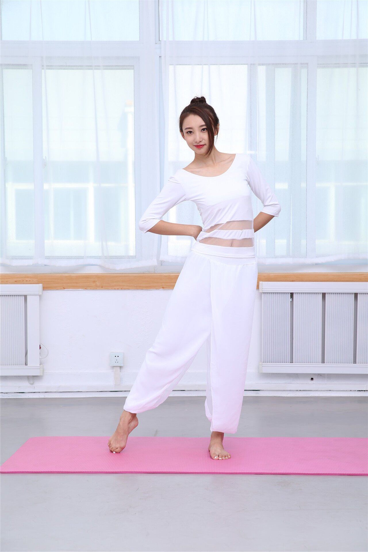 奈斯瑜舞韵瑜伽套装运动广场鬼步表演服纱健身瑜伽长裤