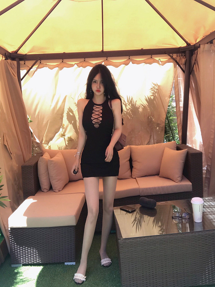 夜场蹦迪镂空心机紧身短裙2019夏季露胸挂脖连衣裙