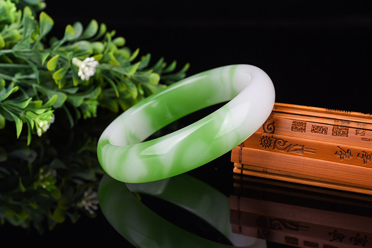 手镯新疆和田玉玉白绿青花玉镯子女款天然金丝玉手饰