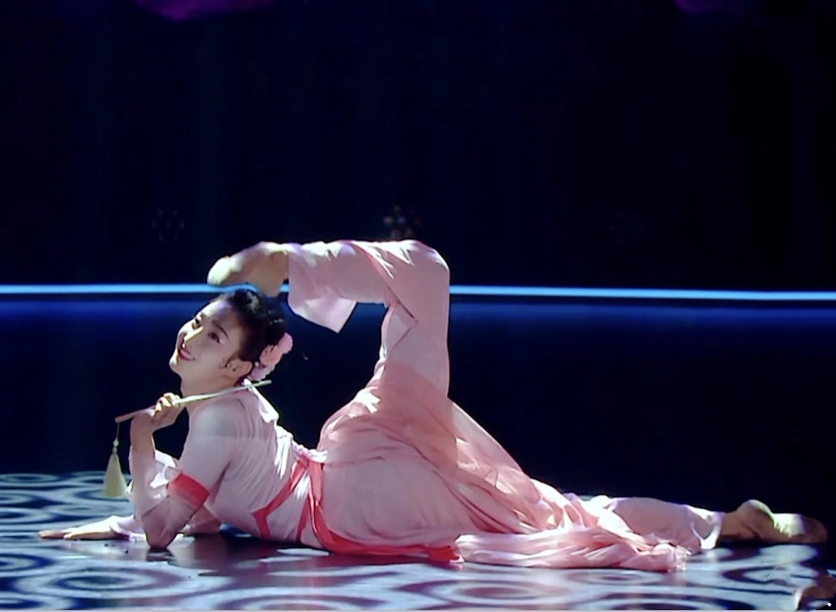 中国国风古典舞汉唐艺成人飘逸大摆裙舞舞蹈古典舞服