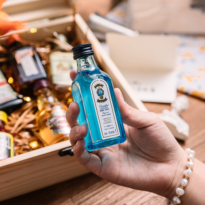 礼盒迷你小瓶洋酒原木利口酒伴手50ml威士忌鸡尾酒力娇酒