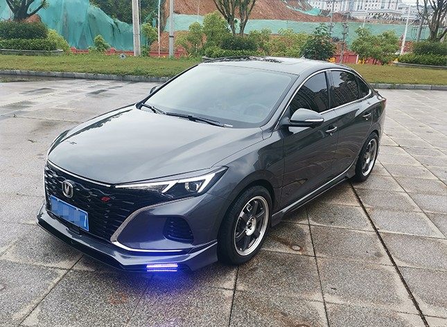 适用于长安20-21款逸动plus改装装小包围前铲侧裙汽车包围