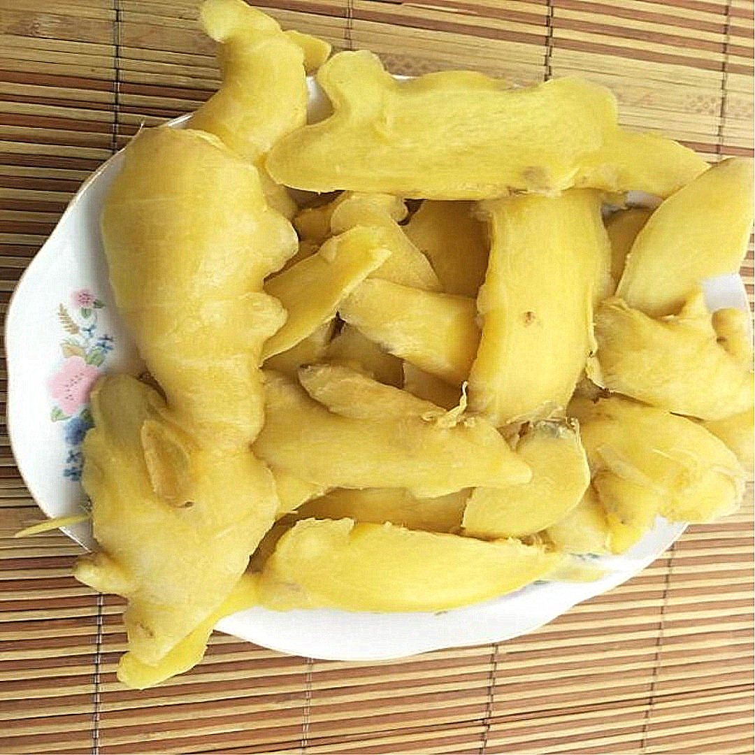 山东新泰咸菜新鲜腌制姜片农家酱菜开胃菜下饭腌制