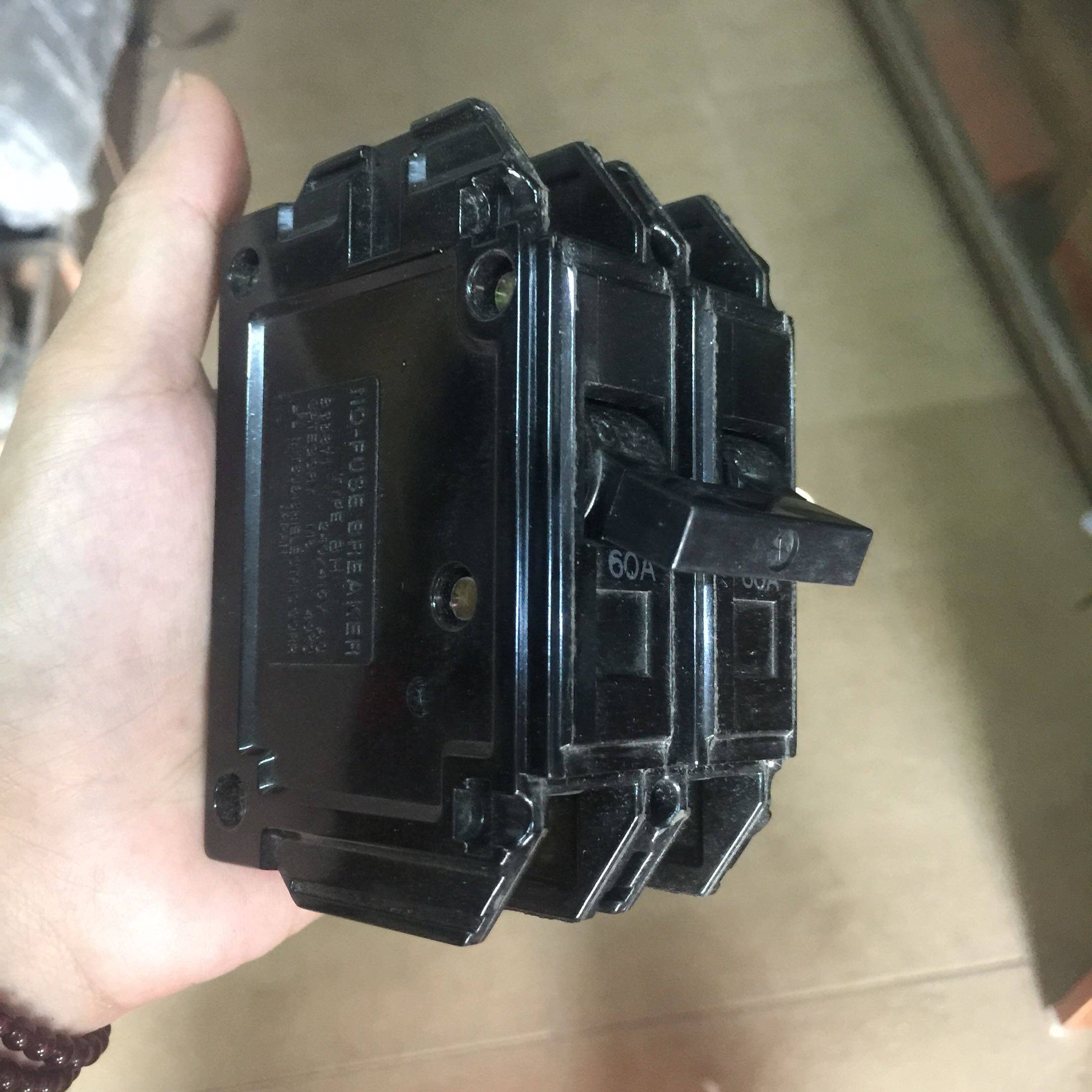 老款老式黑色dz1260塑料外壳断路器10a60a单极1p2p3p空气开关