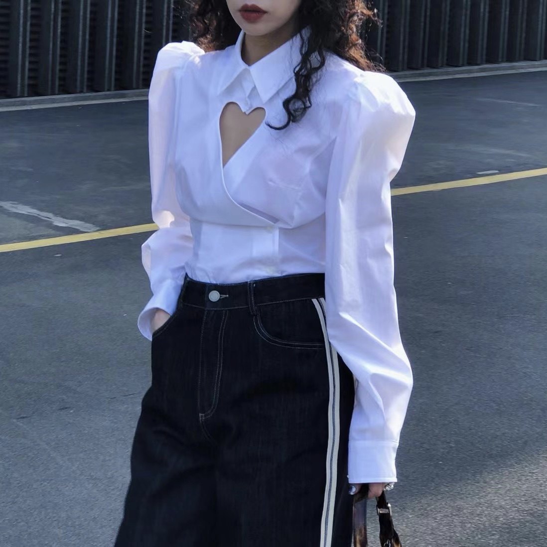 白色衬衫女春秋2022新款设计感法式小众内搭叠穿早春chic长袖上衣