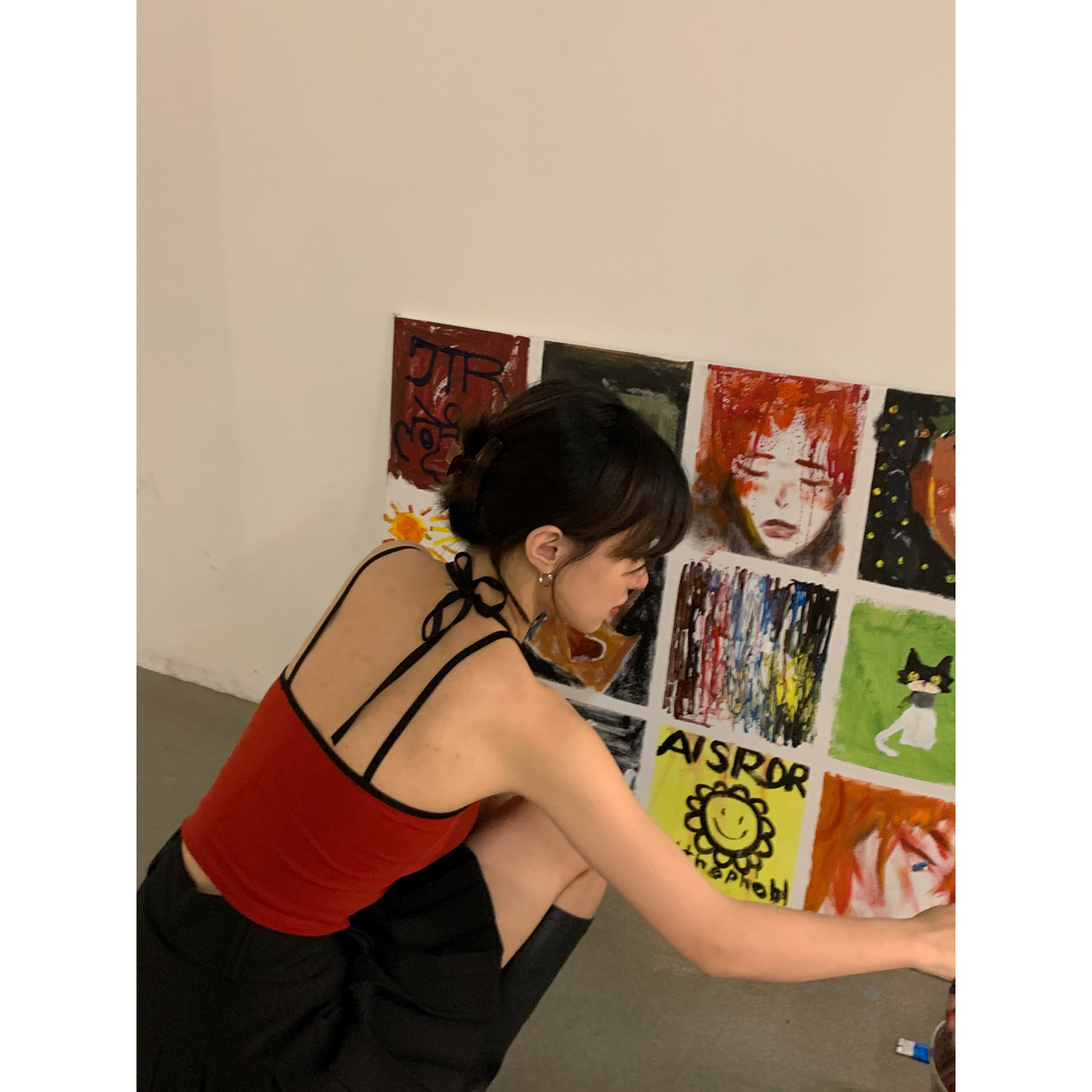 现【Two2】设计感绑带吊带衫 超显白辣椒红