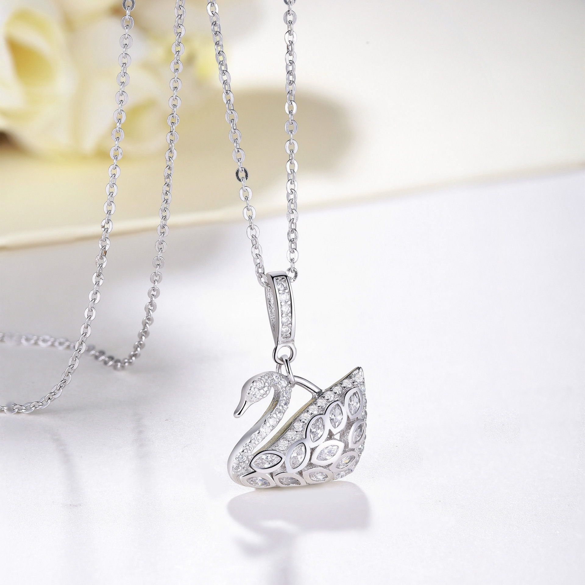 s925纯银银天鹅舞曲吊坠时尚百搭气质女银镶钻项坠