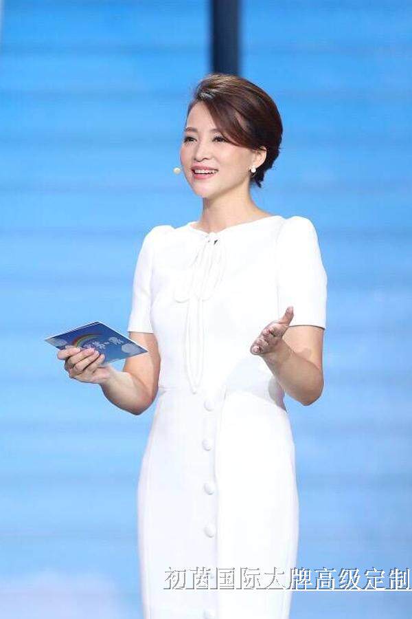 高级成衣定制董卿同短袖白色鱼尾连衣裙女中中长连衣裙