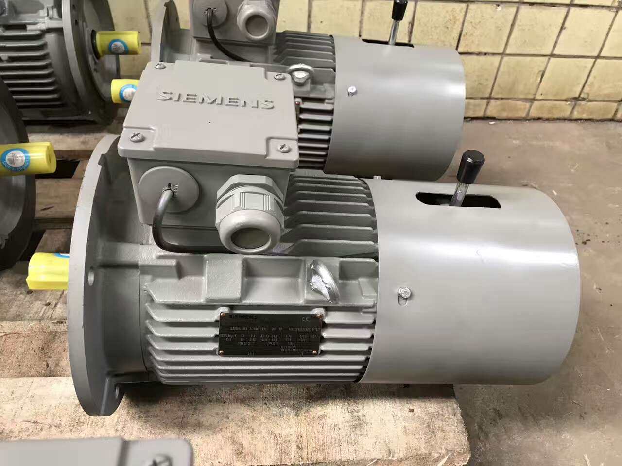 西门子刹车制动电机075kw6立式11kw4级立电动机