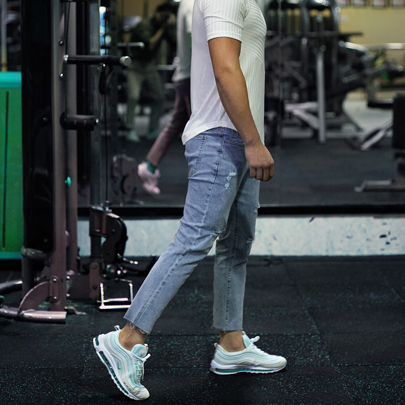 健身运动牛仔裤深蹲紧身长裤肌肉男狗破洞弹力运动牛仔裤
