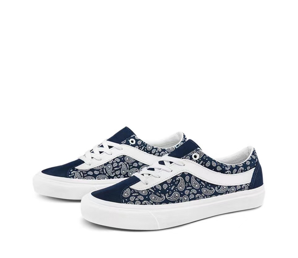 万斯女鞋classicsboldni腰果花潮百搭系带低帮帆布鞋