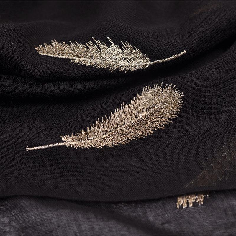 围巾黑色春秋刺绣羽毛棉麻金线韩版冬季百搭围巾