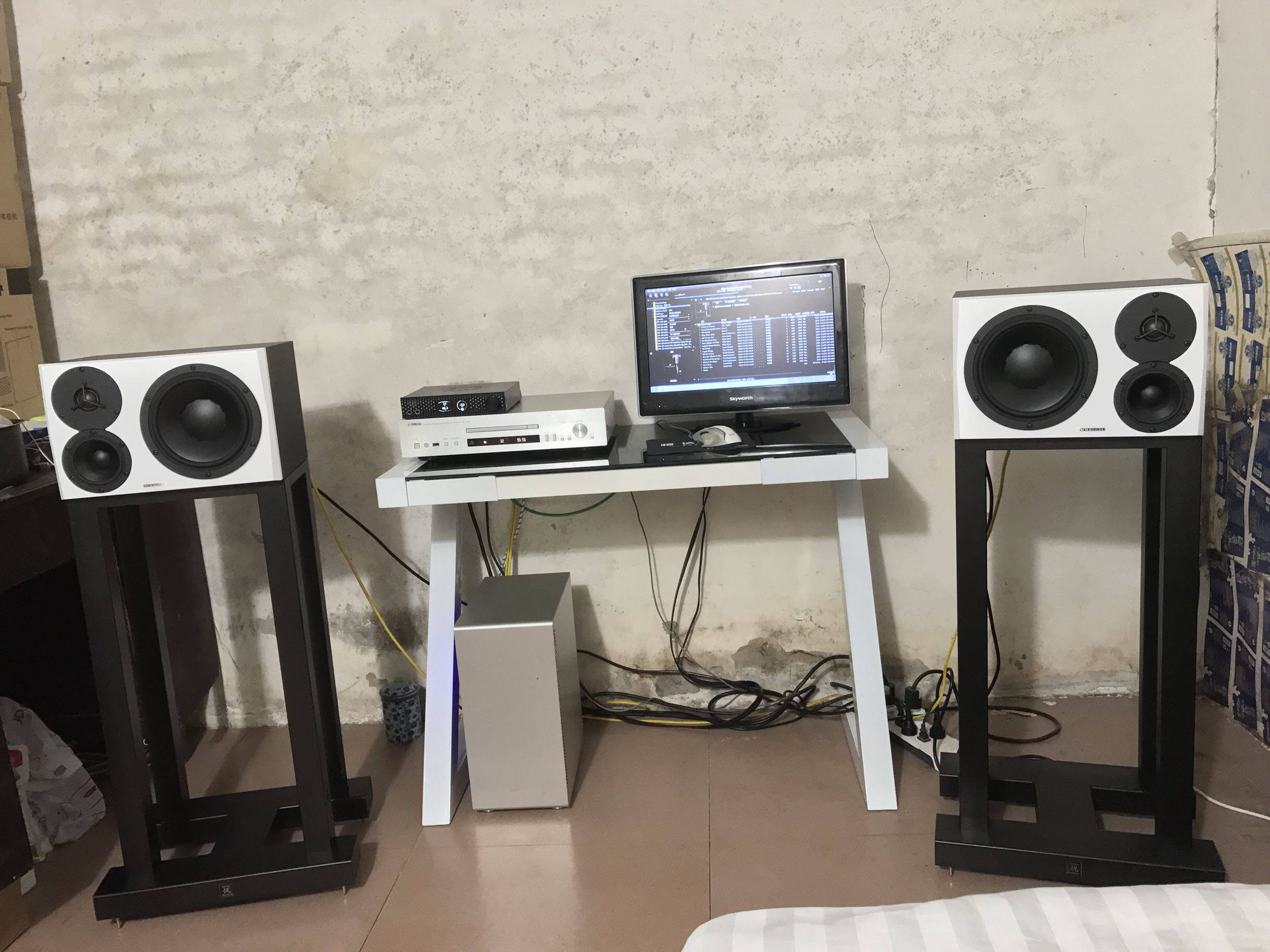 脚架音响定制丹拿dynaudio声学lyd48有源音箱横放音响脚架