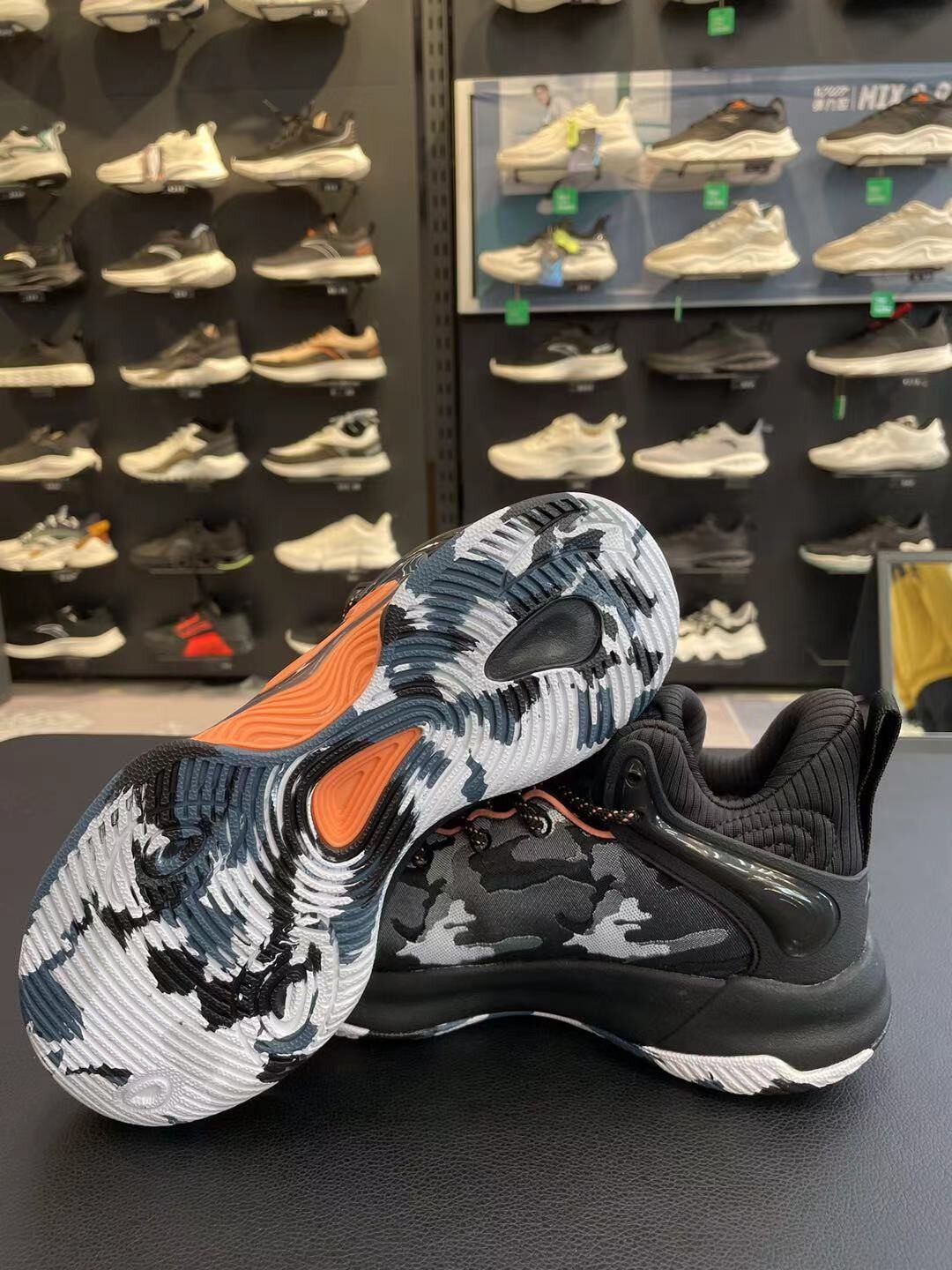 安踏见山篮球球鞋2021款款汤普森kt6低帮实战篮球鞋