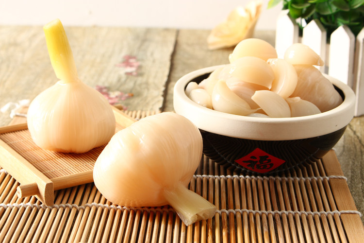 山东诸城2020年新蒜白糖腌嫩糖醋蒜泡咸菜大蒜腌制