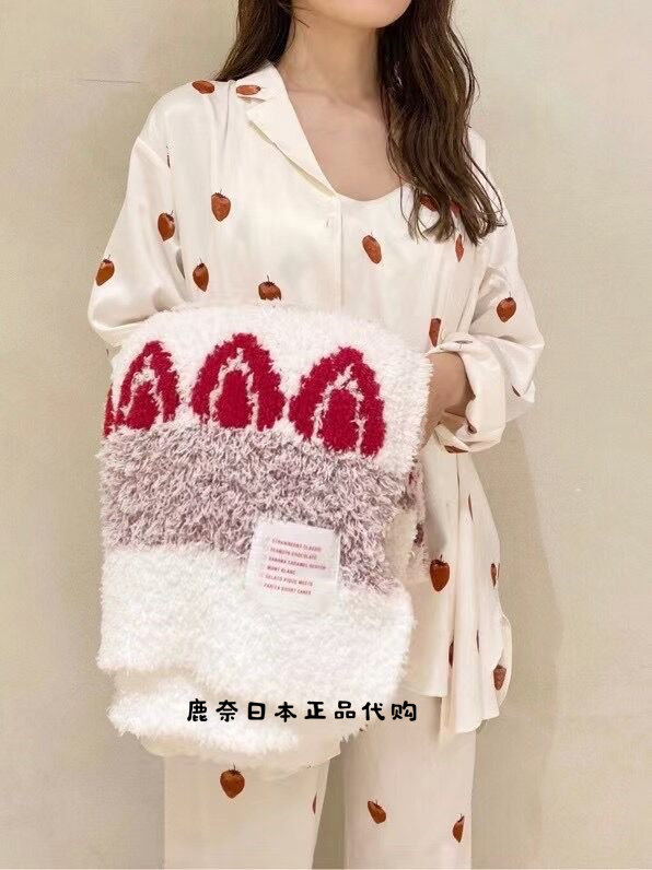 日本代购gelato春秋热巴同款甜美绸缎草莓睡衣睡衣