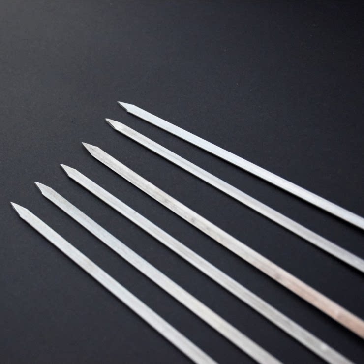 不锈钢烧烤签子羊肉串木柄钎子烤肉扁铁签子圆烧烤针家用配件工具