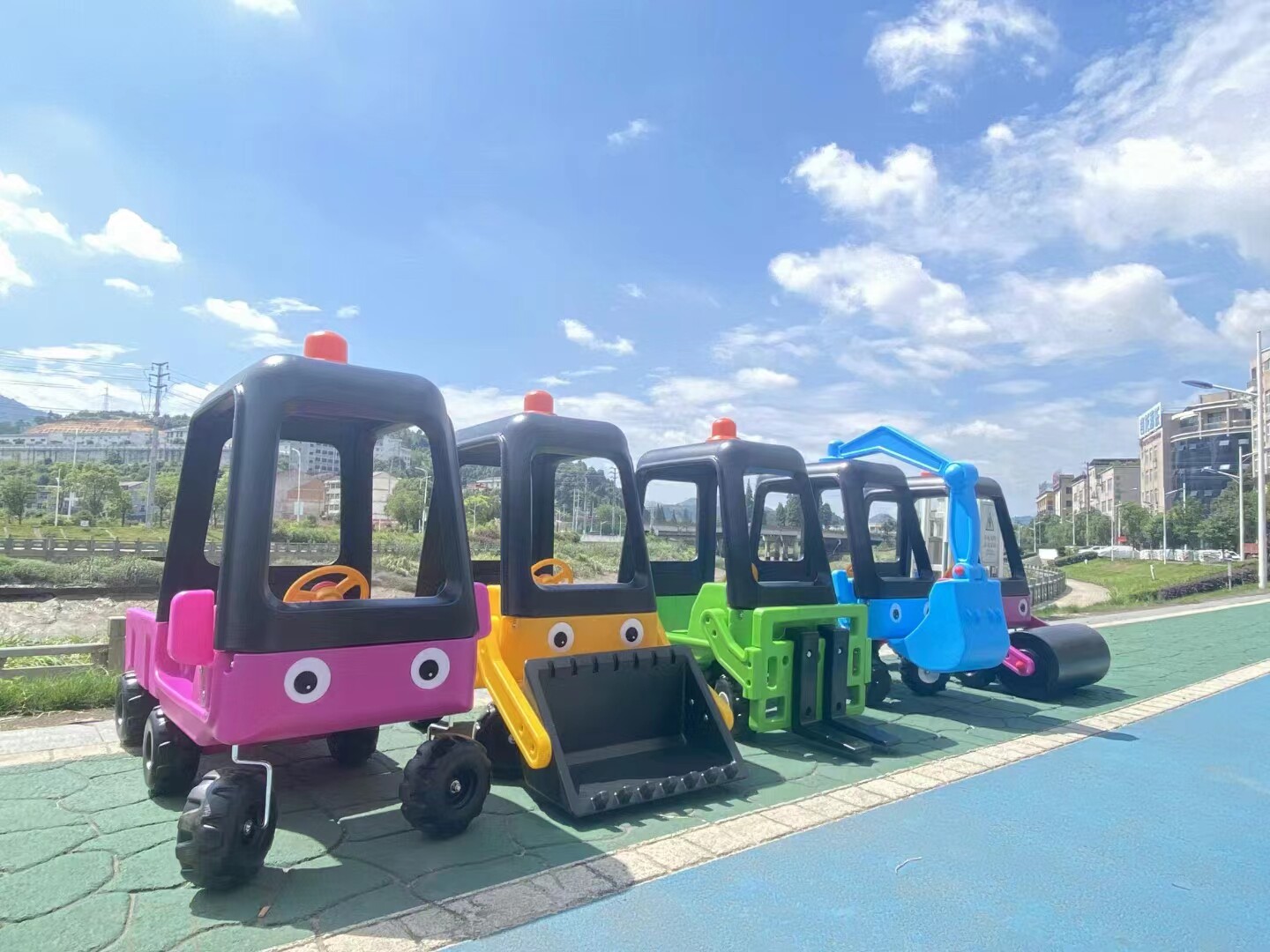 幼儿园公主车小房车金龟扭扭助力行车淘气堡儿童游戏踏行车